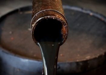 كامكو انفست : استمرار مخاوف طلب النفط  على الرغم من تخفيف الصين لتدابير كورونا