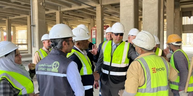 “القوى العاملة”في زيارة ميدانية لأسمنت المصريين: الشركة تستكمل تسجيل العمالة غير المنتظمة بمصانعها..عددها 1500عامل