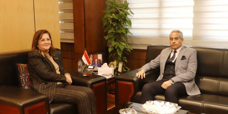 “القومي للأجور” يرفع الحد الأدنى لأجور عمال القطاع الخاص إلي 2700 جنيه مطلع 2023