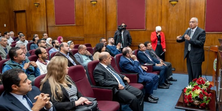 رئيس الرقابة على الصادرات والواردات يعقد ندوة حول فحص السلع الكهربائية المستوردة