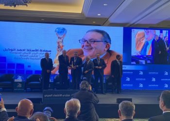 رئيس وزراء لبنان يكرم احمد الوكيل لدوره الفعال في خدمة الاقتصاد العربي والاقليمي