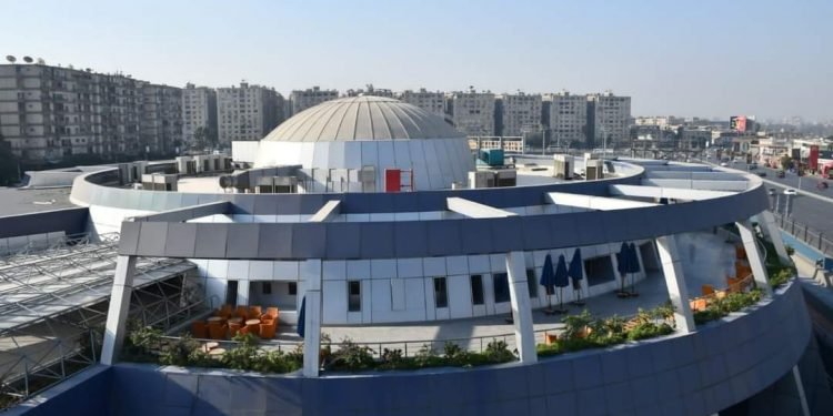 وزير الرياضة يتفقد فرع نادي “النادي” بشيراتون