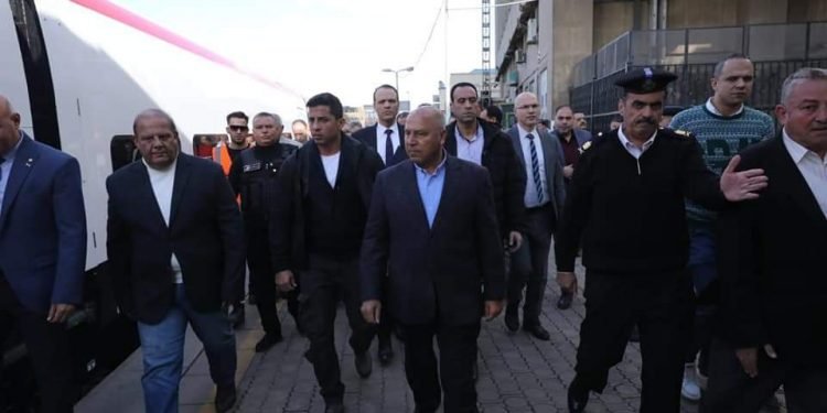وزير النقل يشهد إنطلاق أولى رحلات قطارات تالجو الفاخرة بالركاب من محطة مصر برمسيس إلى محطتي سيدي جابر ومصر بالإسكندرية (بالصور )