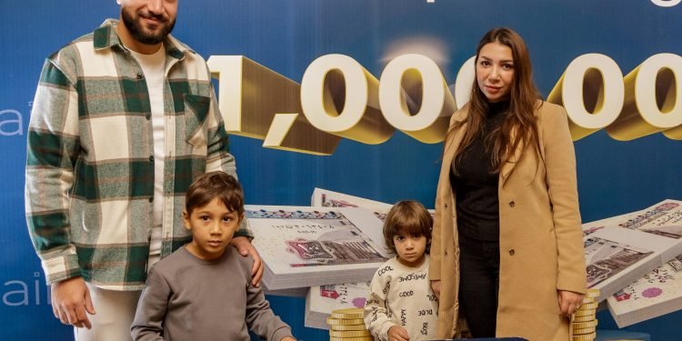 بنك saib يحتفل بالفائز بالمليون جنيه