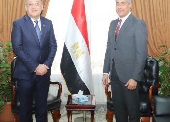 وزير القوى العاملة يلتقي سفير الفلبين بالقاهر للتعاون وتبادل الخبرات  
