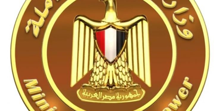 “القوى العاملة” تعلن عن أكثر من 1200 فرصة عمل بالقطاع الخاص في 6 محافظات