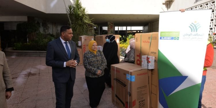 محافظ الدقهلية يسلم 30 جهاز عروسه ل 10 عرائس من أبناء المحافظة من مجموعة العربي الراعي الرسمي للاحتفالات