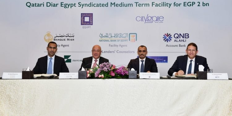 الأهلي و مصر و قطر الوطني يوقعون عقد تمويل مشترك ب 2 مليار جنيه لتمويل مشروع سيتي جيت