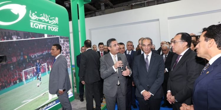 رئيس الوزراء يتفقد جناح البريد المصري بمعرض “سبورتس إكسبو”