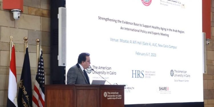 وزير الصحة : عدد سكان مصر سيصل إلى 160 مليون نسمة بحلول 2050