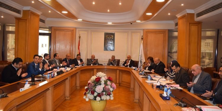 بالإجماع..مجلس إدارة غرفة القاهرة يُبايع إبراهيم العربي رئيساً لغرفة القاهرة للدورة الجديدة2023-2027