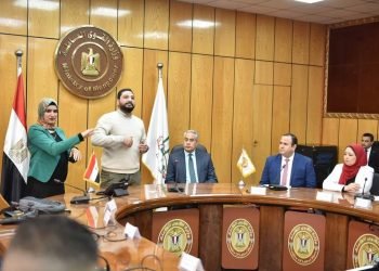 وزير القوى العاملة يشهد “إنترفيو” بين ممثل سلسلة “أمريكانا” و”ذوي همم”… وتسليم عقود العمل الأسبوع المقبل