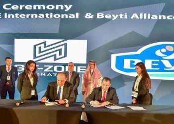 نيابة عن رئيس الوزراء.. رئيس اقتصادية قناة السويس يلقي كلمة أمام منتدى الاستثمار الإفريقي