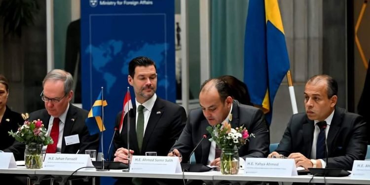 وزير التجارة والصناعة يقوم بزيارة لشركة ايريكسون العالمية ومجموعة Ahlens لسلاسل السوبر ماركت