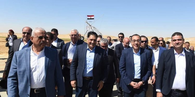 رئيس الوزراء يتفقد مصنع شركة ” السويدي الوطنية للصناعات والمشروعات الهندسية”