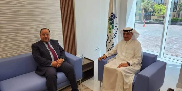 وزير المالية فى لقائه مع رئيس مجموعة البنك الإسلامي للتنمية