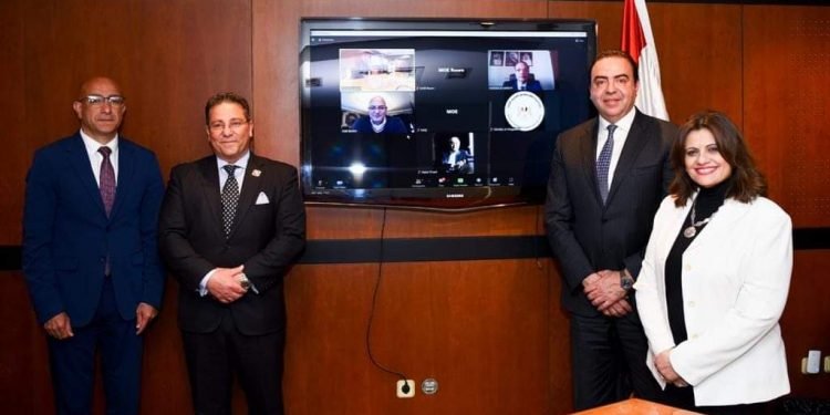 وزيرة الهجرة تعلن الاتفاق على إطلاق “شركة المصريين بالخارج للاستثمار” وأسماء أعضاء مجلس التأسيس