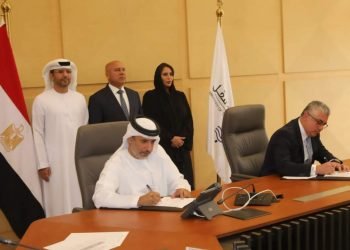 وزير النقل وسفيرة الإمارات بالقاهرة يشهدان توقيع عدد من العقود واتفاقيات الشروط ومذكرات التفاهم في مجال النقل البحري بين مجموعة موانئ أبو ظبي التابعة لشركة أبو ظبي القابضة والمنطقة الاقتصادية لقناة السويس وهيئة موانئ البحر