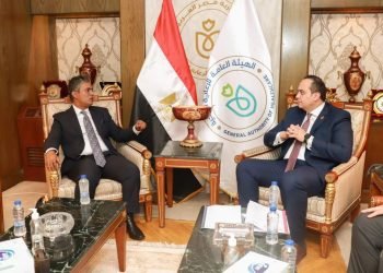 رئيس هيئة الرعاية الصحية يبحث التعاون مع مجموعة هوليستيك الإماراتية