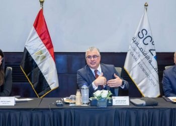 مجلس إدارة المنطقة الاقتصادية لقناة السويس يعتمد مشروعات جديدة بالموانئ التابعة والمناطق الصناعية