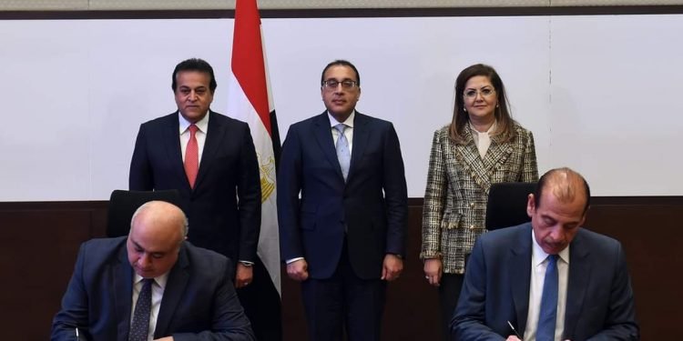 رئيس الوزراء يشهد توقيع مُلحق مُكمل لبروتوكول التعاون القائم بين وزارتي التخطيط والصحة