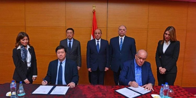 تحت رعاية وزارة الطيران المدنى توقيع مذكرة تفاهم بين شركة ميناء القاهرة الجوى وشركة شانجى الدولية للمطارات.