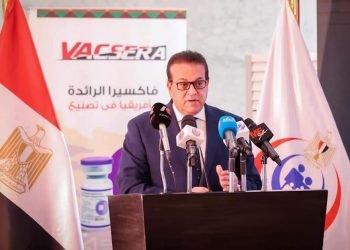 خالد عبدالغفار: إنتاج 100 مليون جرعة سنويًا بناء على الاتفاقية بين «فاكسيرا» و«سيرم» الهندية