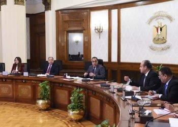رئيس الوزراء يتابع مستجدات برنامج رد الأعباء التصديرية الجديد