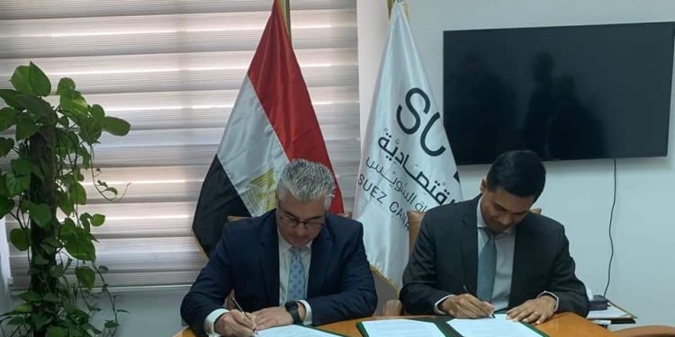 في إطار تشجيع وجذب الاستثمار بالموانئ اقتصادية قناة السويس توقع اتفاقية عمل مع شركة قناة السويس للحاويات