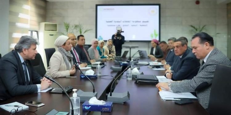 وزيرا البيئة والتنمية المحلية يستعرضان الموقف التنفيذي لمنظومة إدارة المخلفات وآليات تقليل الفجوات التمويلية