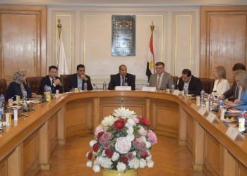 وفد من رجال الأعمال الروس يزور غرفة القاهرة لبحث زيادة التبادل التجاري والاستثماري