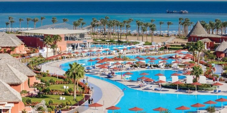 مجموعة بيك الباتروس للفنادق تشارك فى سوق السفر العربى بدبى /صور