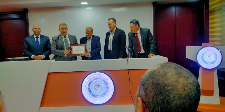 ” الاستعلامات ” تمنح الاعلامى فتحى السايح لقب الاب المثالى لهذا العام