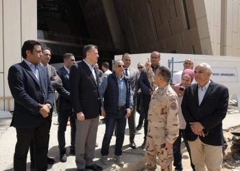وزير السياحة والآثار يتفقد آخر مستجدات العمل بالمتحف المصري الكبير
