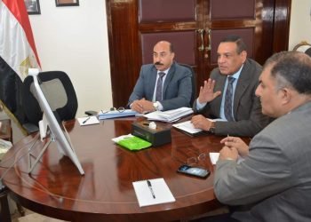 وزير التنمية المحلية يتابع مع السادة المحافظين جهود توفير السلع الغذائية للمواطنين بأسعار مخفضة