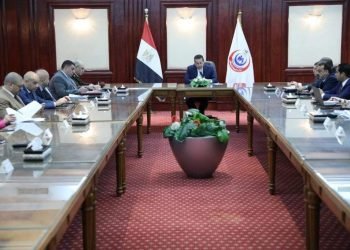 وزير الصحة يوجه بدراسة توحيد البرامج التدريبية للعاملين ببنوك الدم وفقًا لأحدث الأساليب العالمية