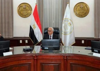 وزير التربية والتعليم يستقبل وفداً من اتحاد الصناعات المصرية وشركة “ابدأ” لتنمية المشروعات