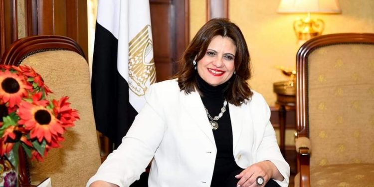 وزارة الهجرة تنشر إرشادات التحويلات المالية وتدبير النقد الأجنبي للطلاب المصريين الدارسين بالخارج.