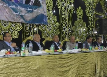 وزير النقل يزور ميناء السخنة ويتناول وجبة الإفطار مع العاملين بمشروع استكمال تطوير الميناء