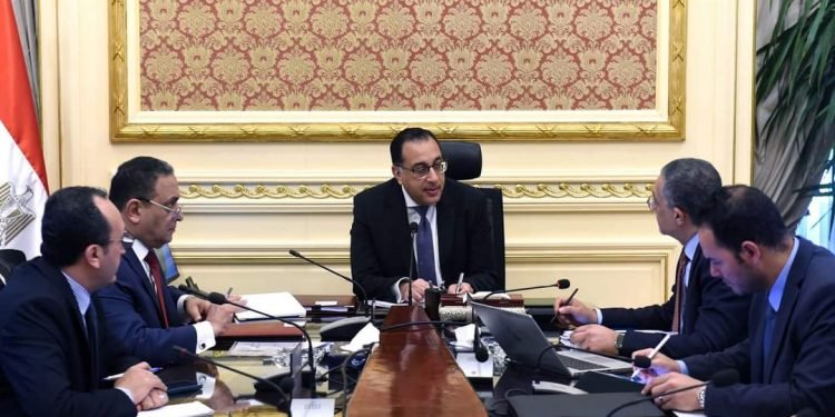 رئيس الوزراء يلتقي الرئيس التنفيذي للهيئة العامة للاستثمار والمناطق الحرة لاستعراض أنشطة الهيئة