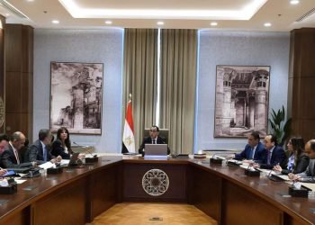 رئيس الوزراء يبحث مع الرئيس التنفيذي للهيئة العامة للاستثمار مقترحات تيسير إجراءات الاستثمار