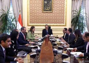 رئيس الوزراء يتابع جهود صندوق مصر السيادي في جذب الاستثمارات المحلية والأجنبية