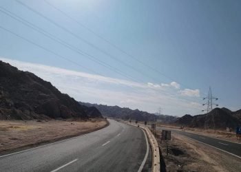 هيئة الطرق والكباري تعلن إعادة تسيير حركة المرور على طريق شرم الشيخ / دهب بالكامل