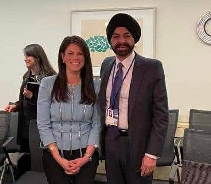 وزيرة التعاون الدولي تعقد اجتماعًا ثنائيًا مع المرشح الأمريكي لرئاسة البنك الدولي