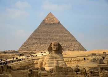 السياحة والآثار: تستقبل الشكاوى المتعلقة بالمواطنين والسائحين عبر الخط الساخن 19654