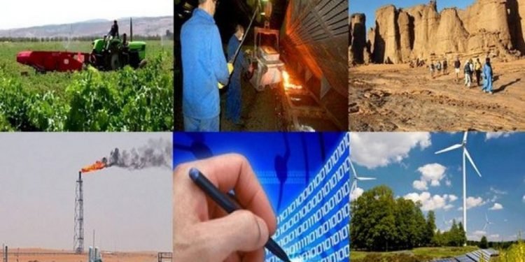 في استبيان عاجل أجرته ” ايجي ايكونومي ” .. 100 % من المستثمرين يرحبون باستمرار أعمالهم بمصر