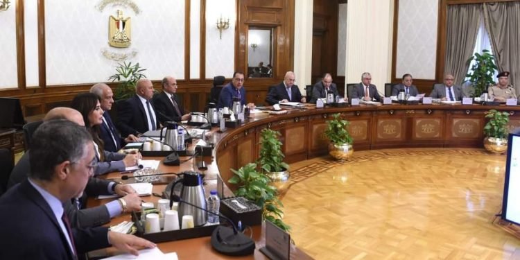 رئيس الوزراء يترأس اجتماع وحدة حل مشكلات المستثمرين