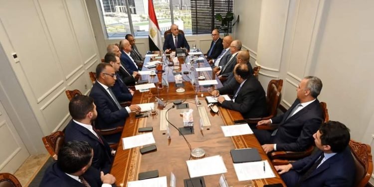 وزير الإسكان يلتقى مجموعة من المطورين العقاريين لمناقشة التحديات التي تواجه قطاع التطوير العقاري