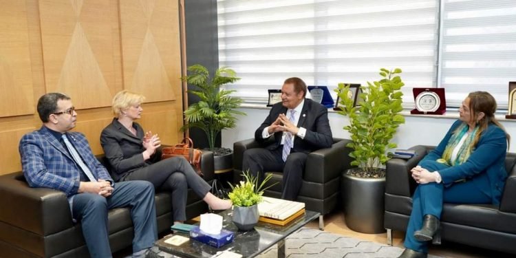 اجتماع مشترك للاعتماد والرقابة الصحية وهيئة “تيموس” الدولية المختصة باعتماد المنشآت الصحية