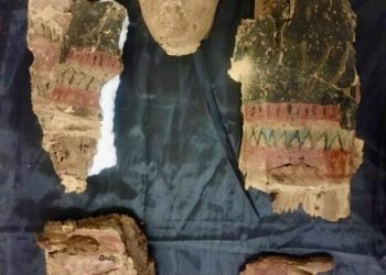 الكشف عن عدد من الأبنية والدفنات من العصور المتأخرة بمحافظة أسيوط.